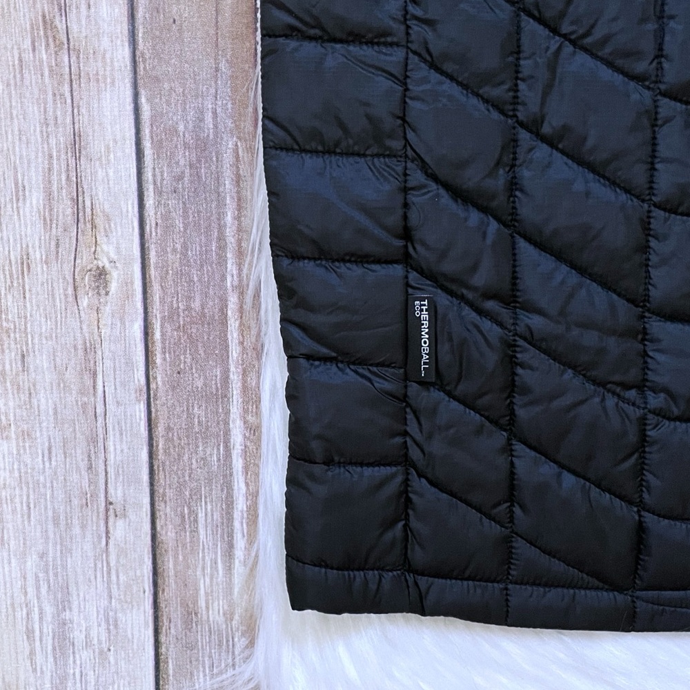 The North Face Men’s Black ThermoBall Trekker Jacket - Picture 6 of 12
